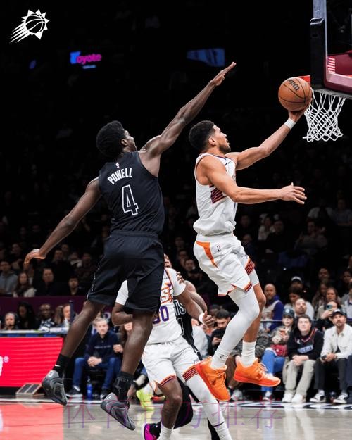 稳定！布克全场18中10，三分4中1砍下24分4篮板4助攻